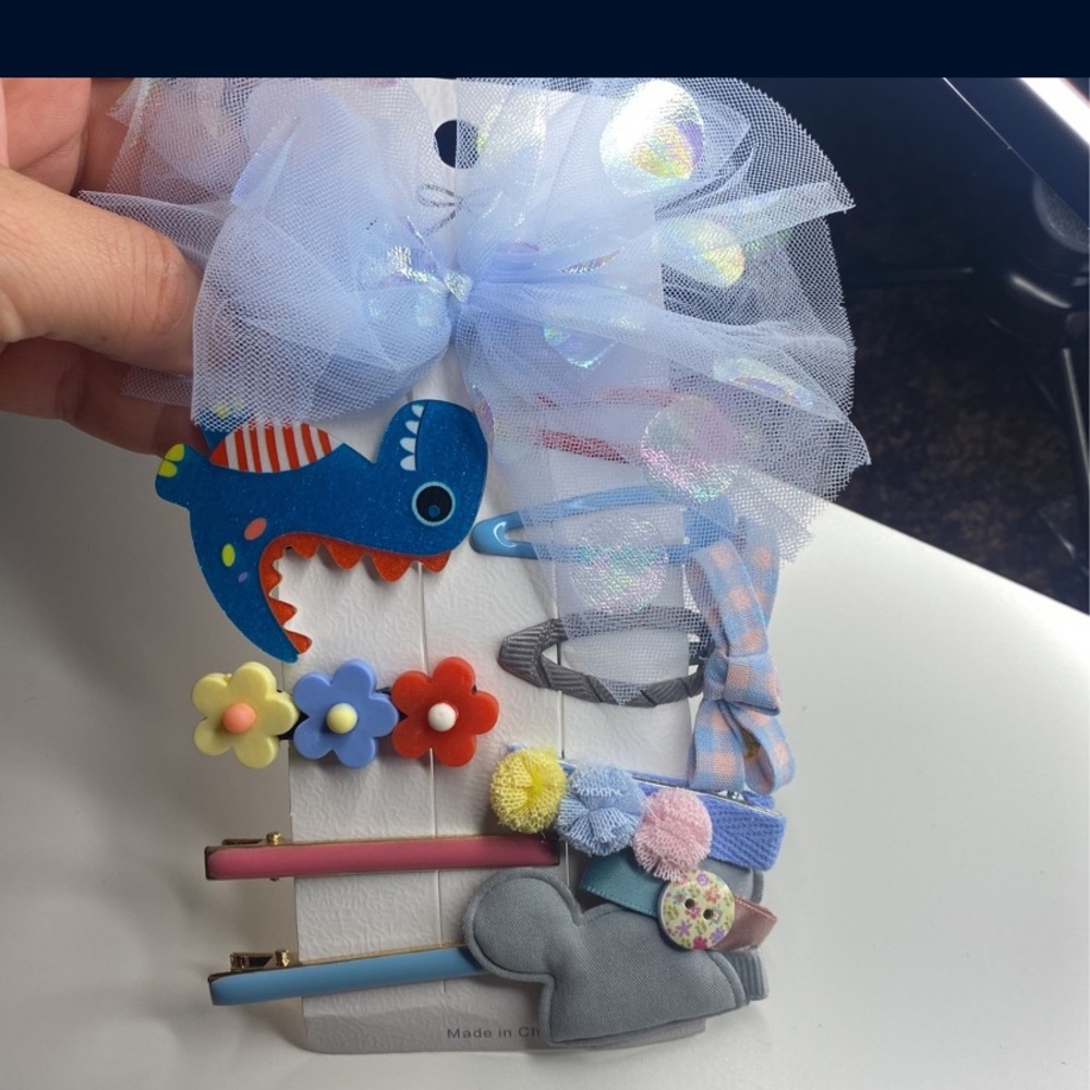 Girls hair clips